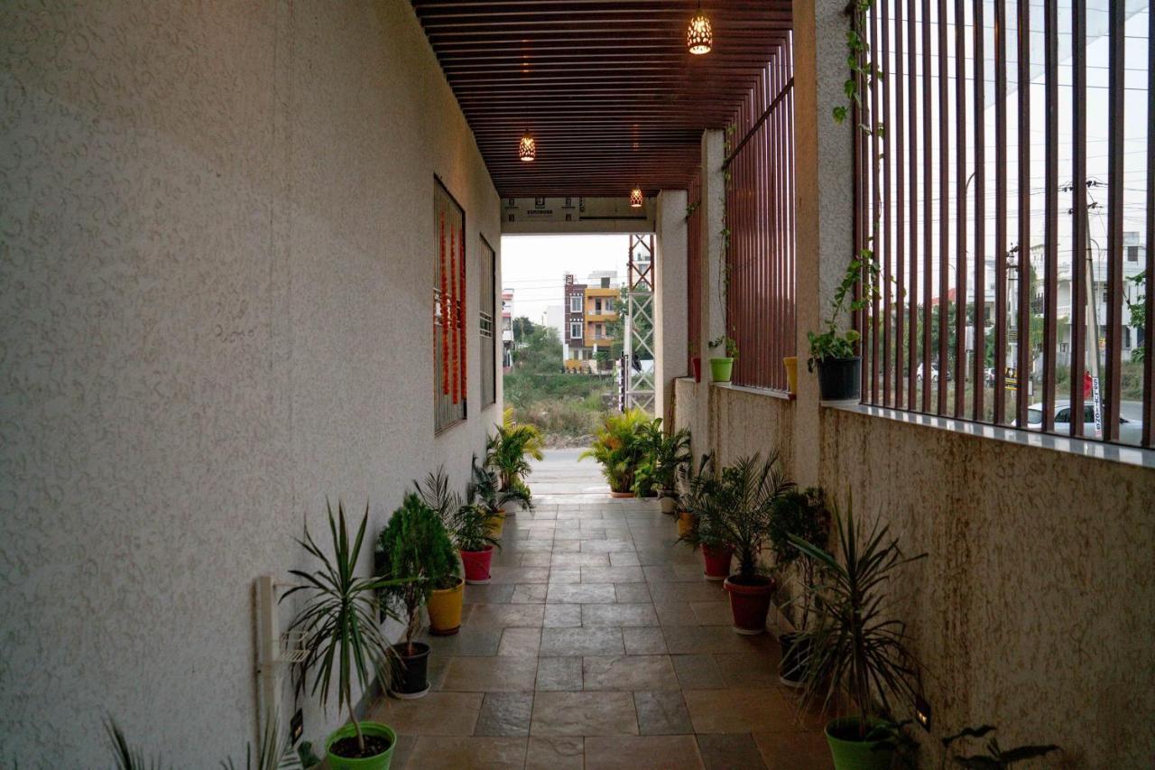 Pine Regency - Aravali'S Peak View Hotel Удайпур Екстериор снимка