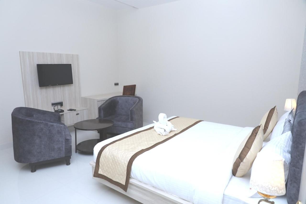 Pine Regency - Aravali'S Peak View Hotel Удайпур Екстериор снимка